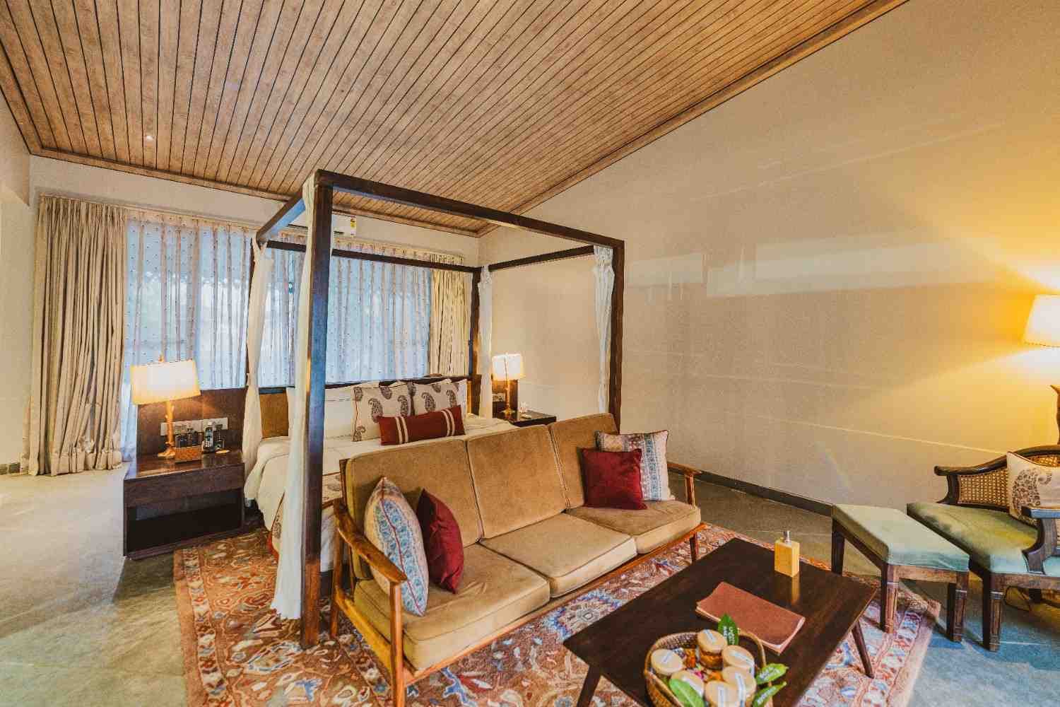 Luxury Villa With Jacuzzi Luxury Villa With Jacuzzi